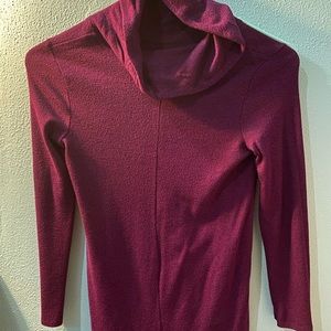 iZ byer turtle neck magenta long sleeve